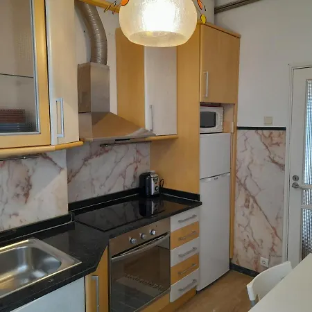 Cozy 3 Bedrooms Bragas * 波尔图